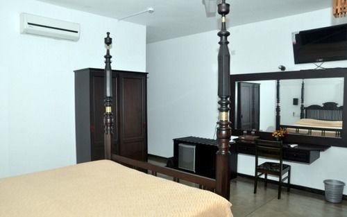 Scandinavia Hotel Хиккадува Экстерьер фото